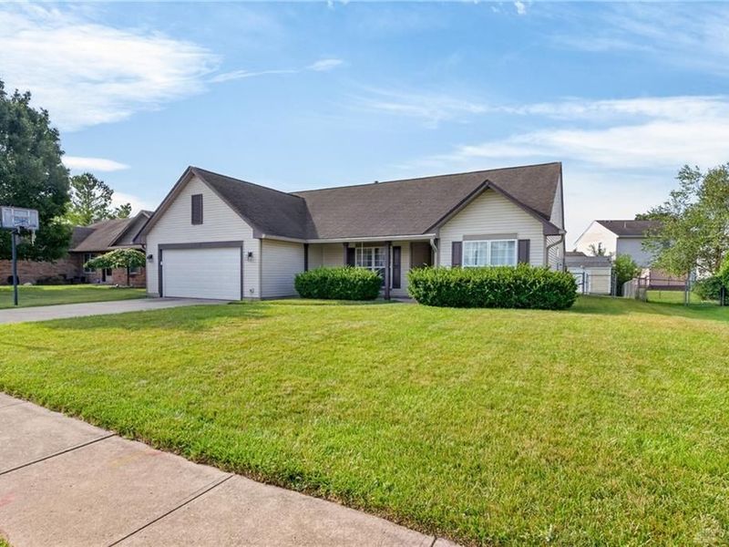 1034 Meadowrun Road, Englewood, OH 45322 Photo 4