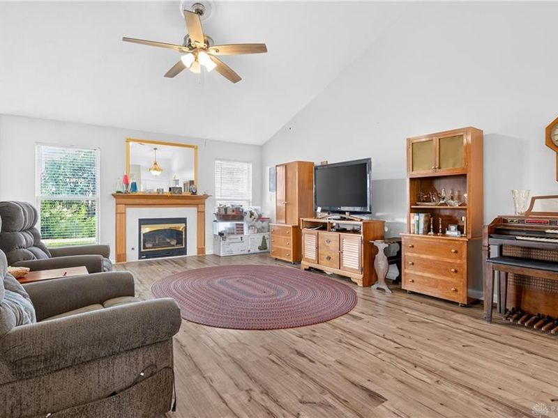 1034 Meadowrun Road, Englewood, OH 45322 Photo 8