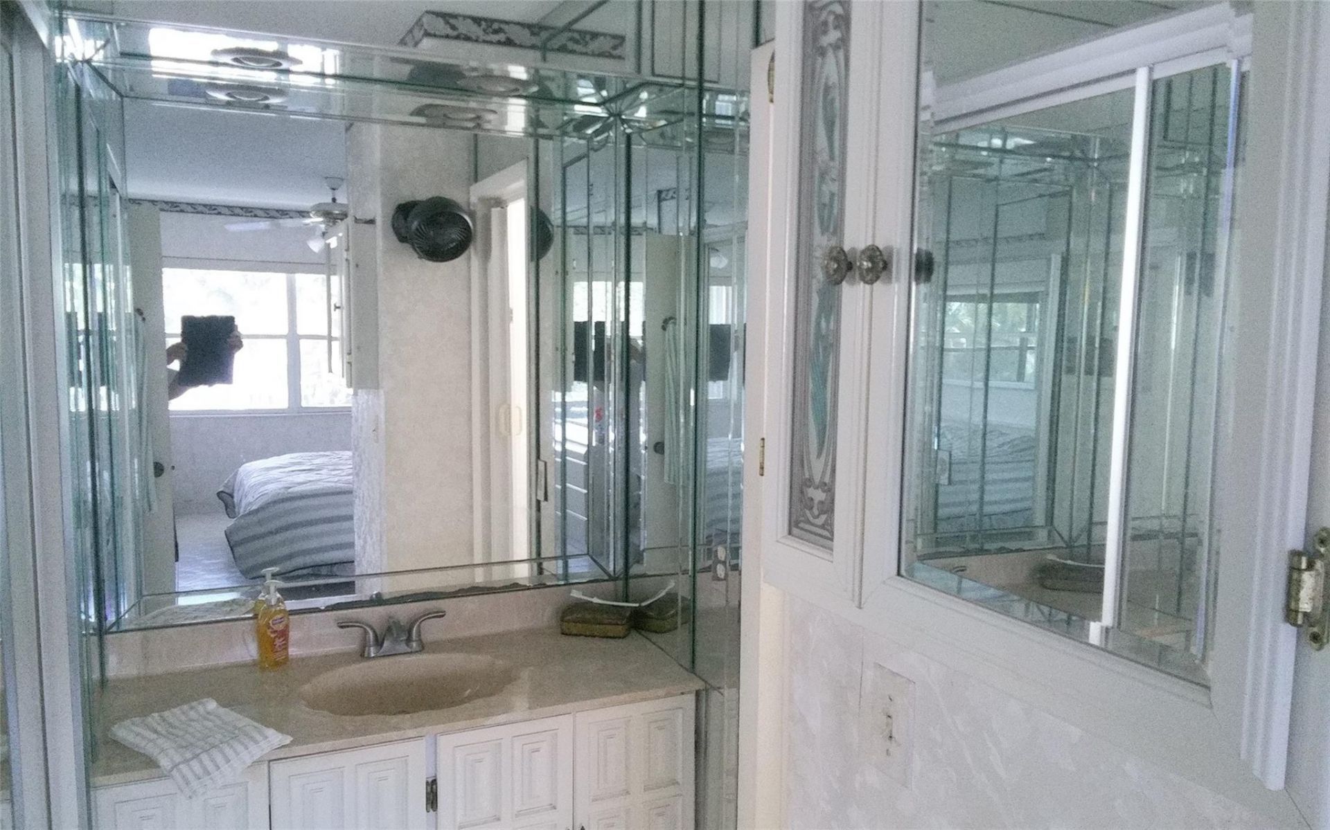 460 Paradise Isle Boulevard, Unit 301, Hallandale Beach, FL 33009 Photo