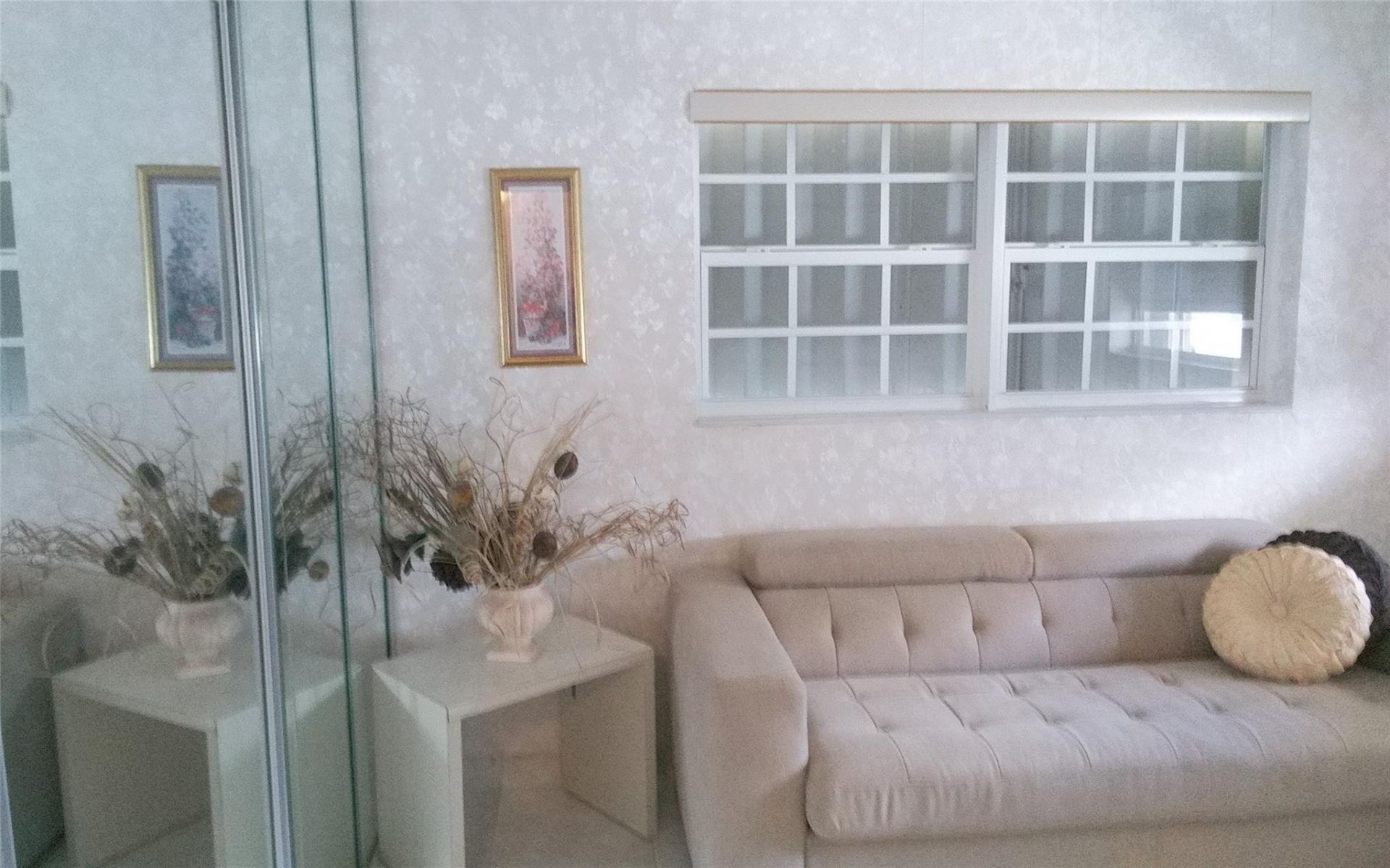 460 Paradise Isle Boulevard, Unit 301, Hallandale Beach, FL 33009 Photo