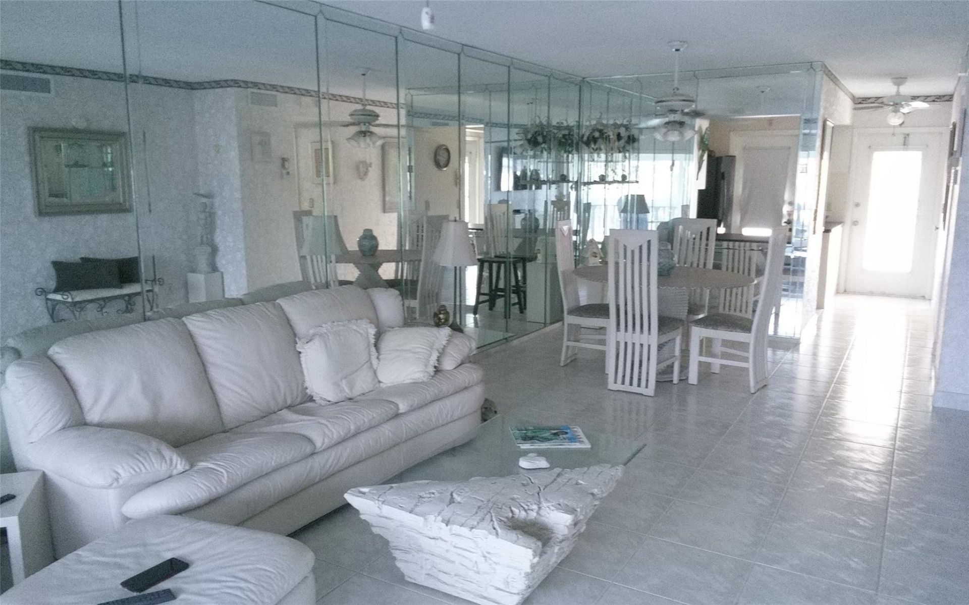 460 Paradise Isle Boulevard, Unit 301, Hallandale Beach, FL 33009 Photo
