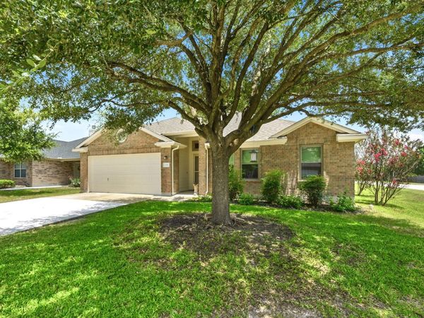 200 Gainer DR, Hutto, TX 78634