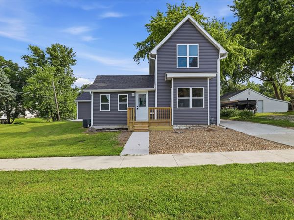 406 4th Avenue, Grinnell, IA 50112