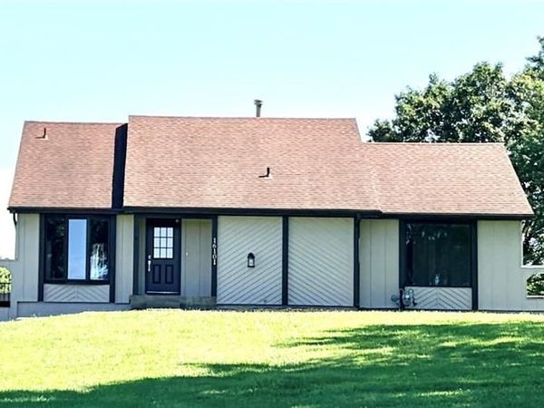 16101 Cantrell Road, Bonner Springs, KS 66012