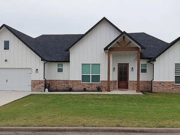 604 E 4th Street, Muenster, TX 76252