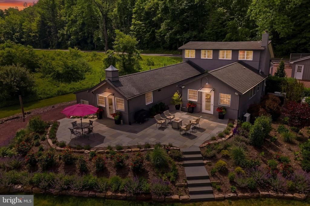 1935 RIVER ROAD, UPPER BLACK EDDY, PA 18972