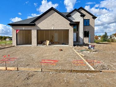 35029 CYGNET Circle, Richmond, Mi 48062