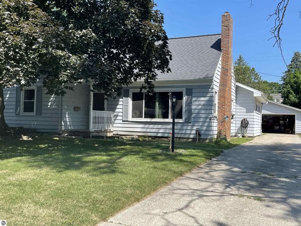 1004 Falkirk Road, Alma, MI 48880