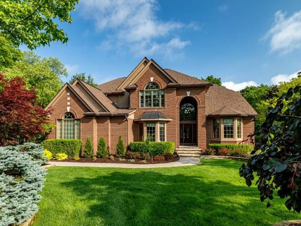 2141 Autumn Hill Drive, Ann Arbor, MI 48103