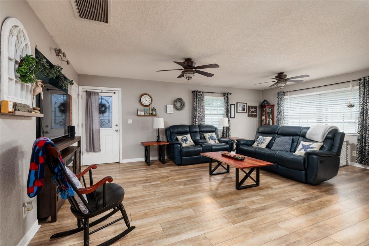 1220 56th Avenue N, Saint Petersburg, FL 33703 Photo