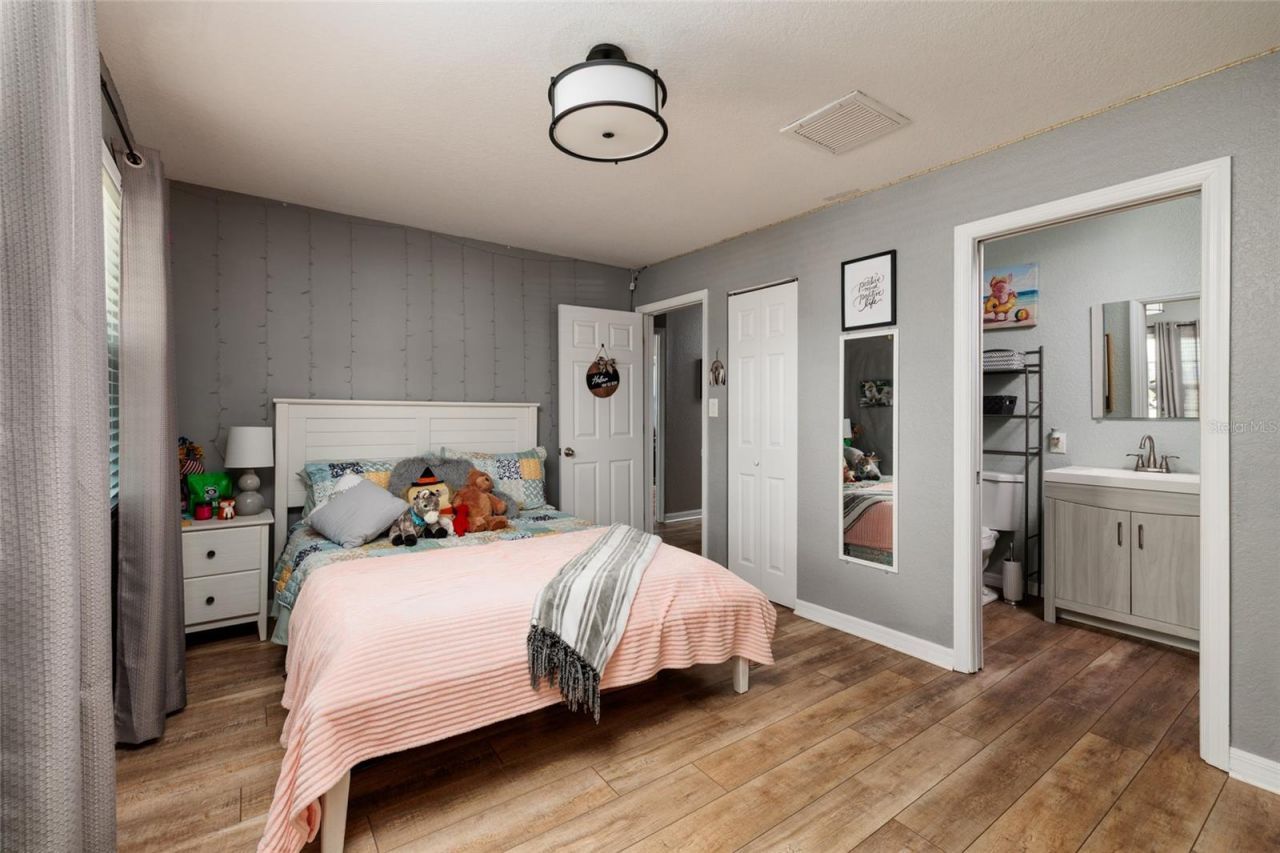1220 56th Avenue N, Saint Petersburg, FL 33703 Photo