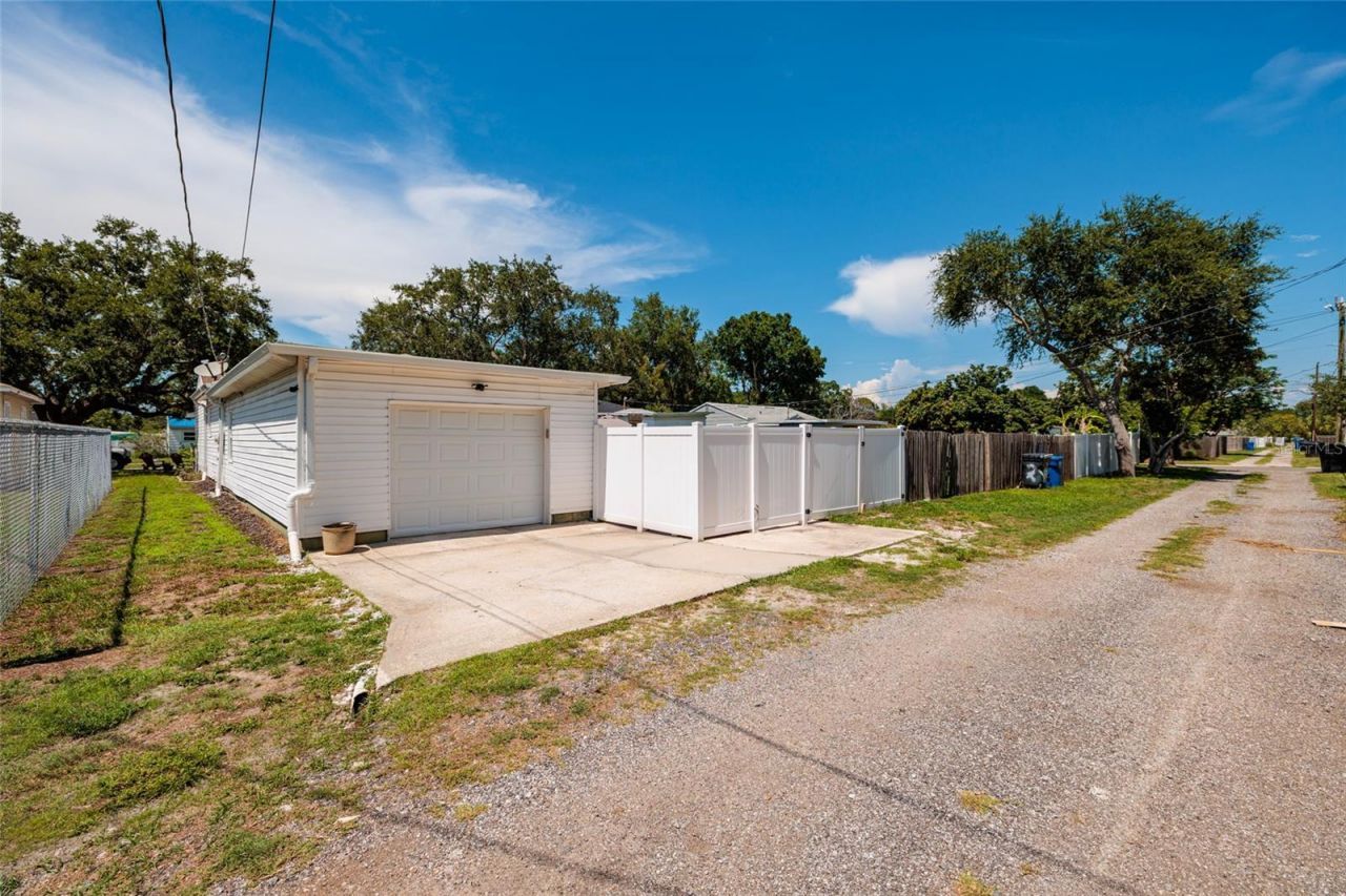 1220 56th Avenue N, Saint Petersburg, FL 33703 Photo