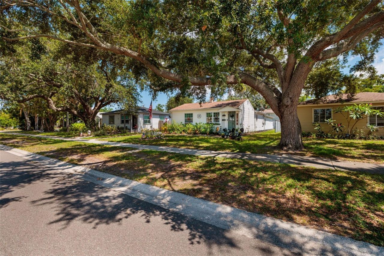 1220 56th Avenue N, Saint Petersburg, FL 33703 Photo