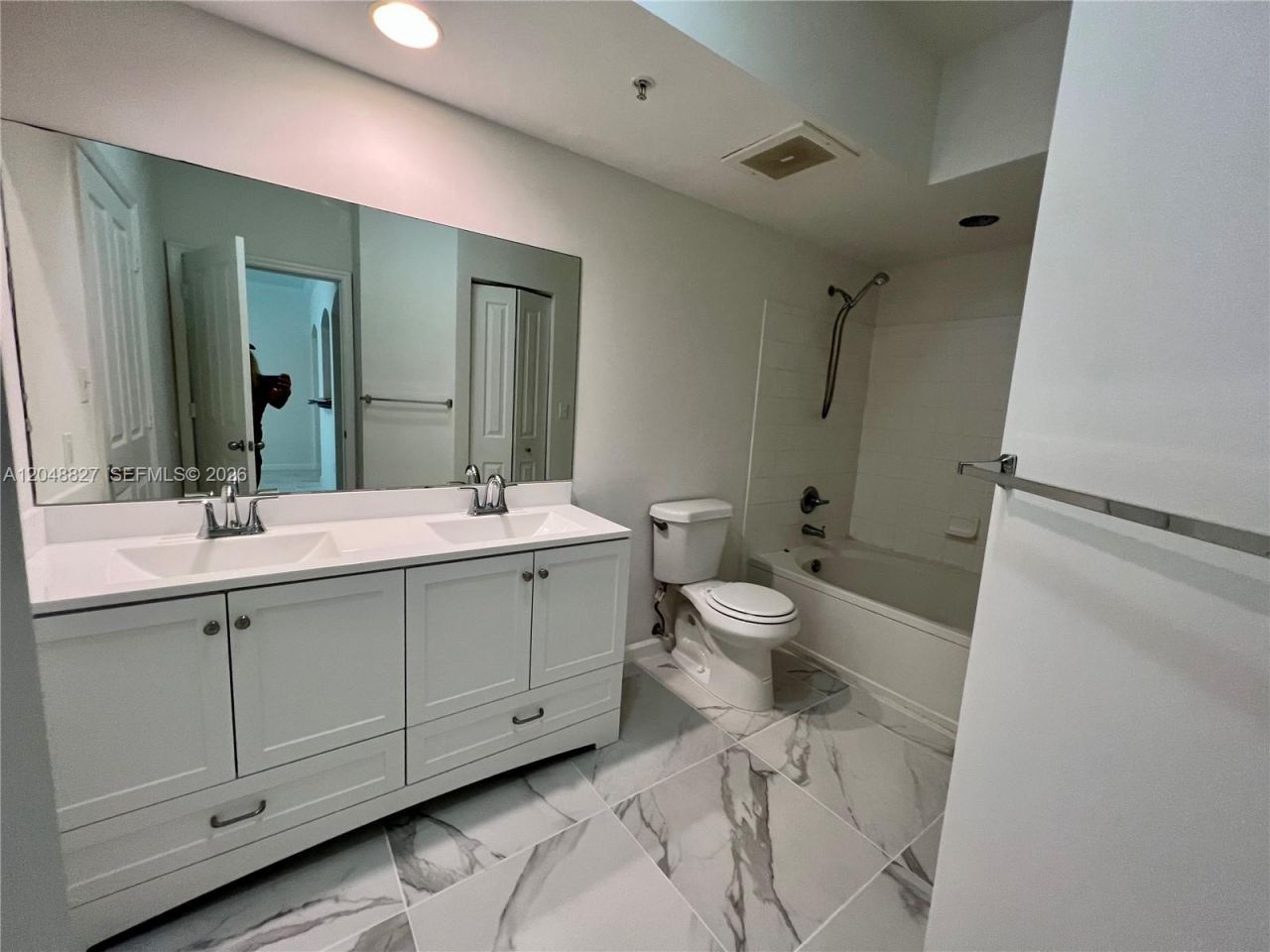 9172 Collins Ave , Unit 214, Surfside, FL 33154 Photo