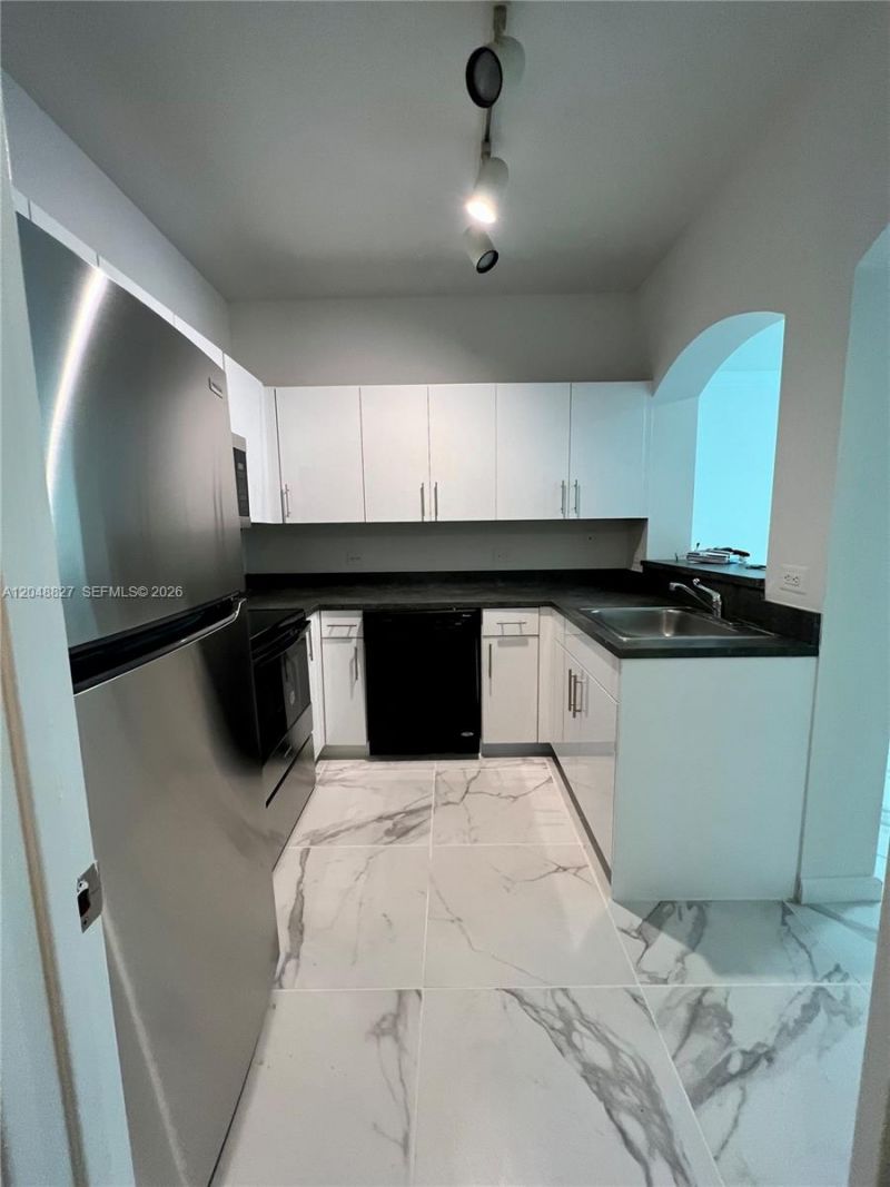 9172 Collins Ave , Unit 214, Surfside, FL 33154 Photo