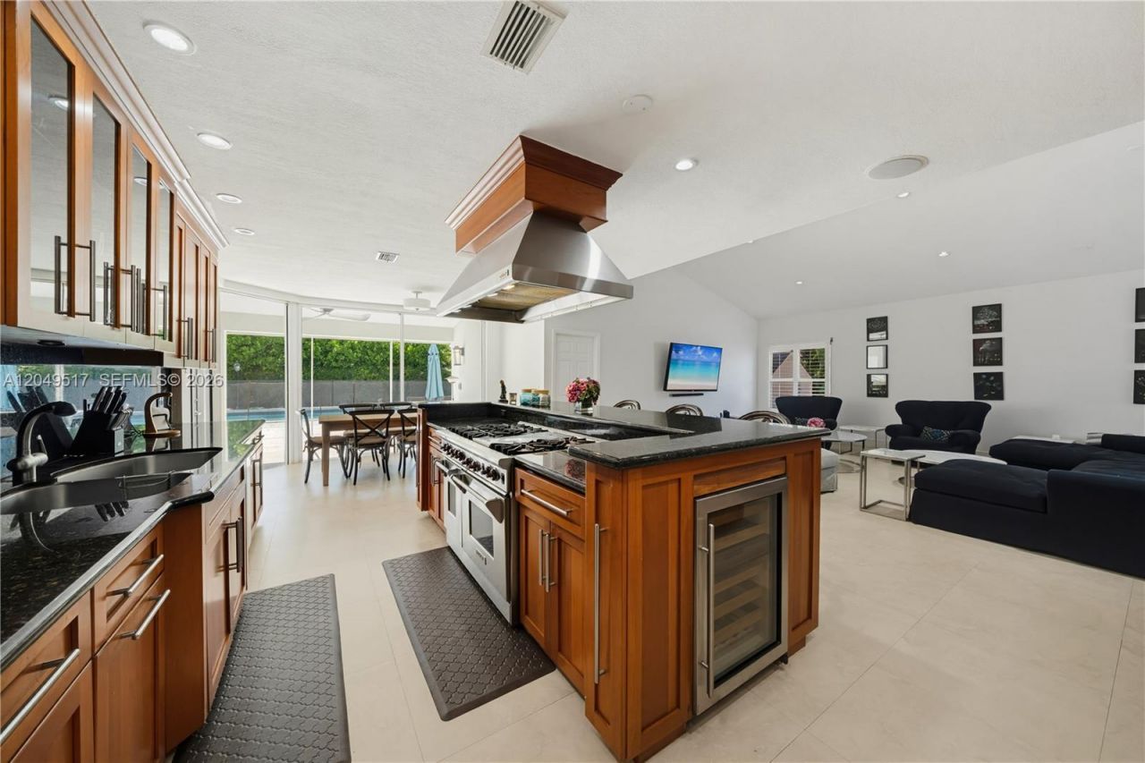 14601 Pompano Dr , Coral Gables, FL 33158 Photo