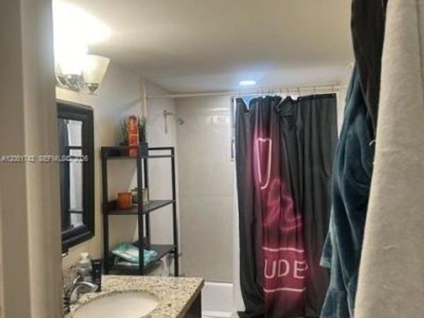 Unit B122, Miami, FL 33172