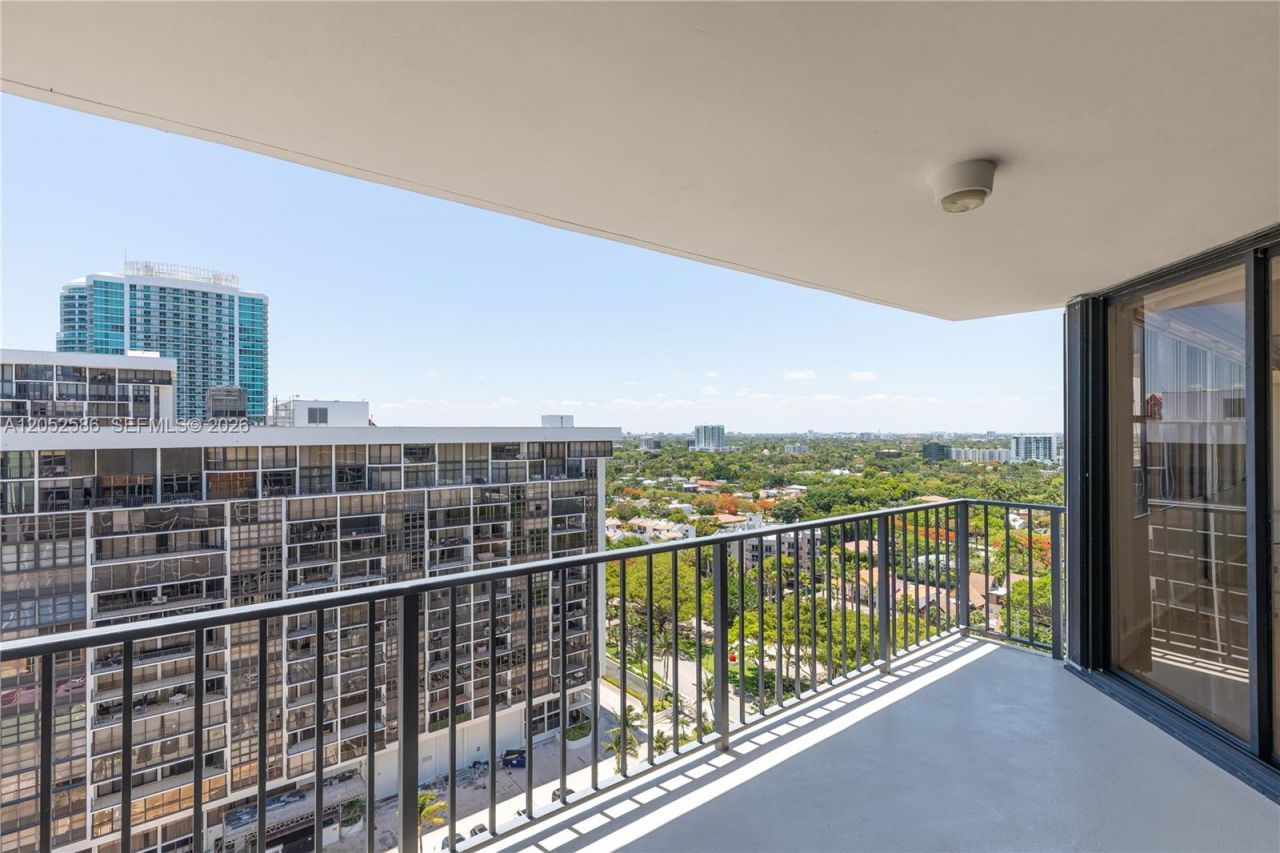 1901 Brickell Ave , Unit B1903, Miami, FL 33129 Photo