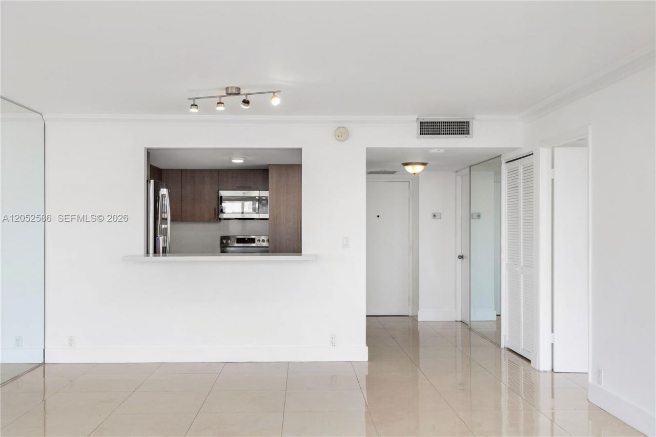 1901 Brickell Ave , Unit B1903, Miami, FL 33129 Photo