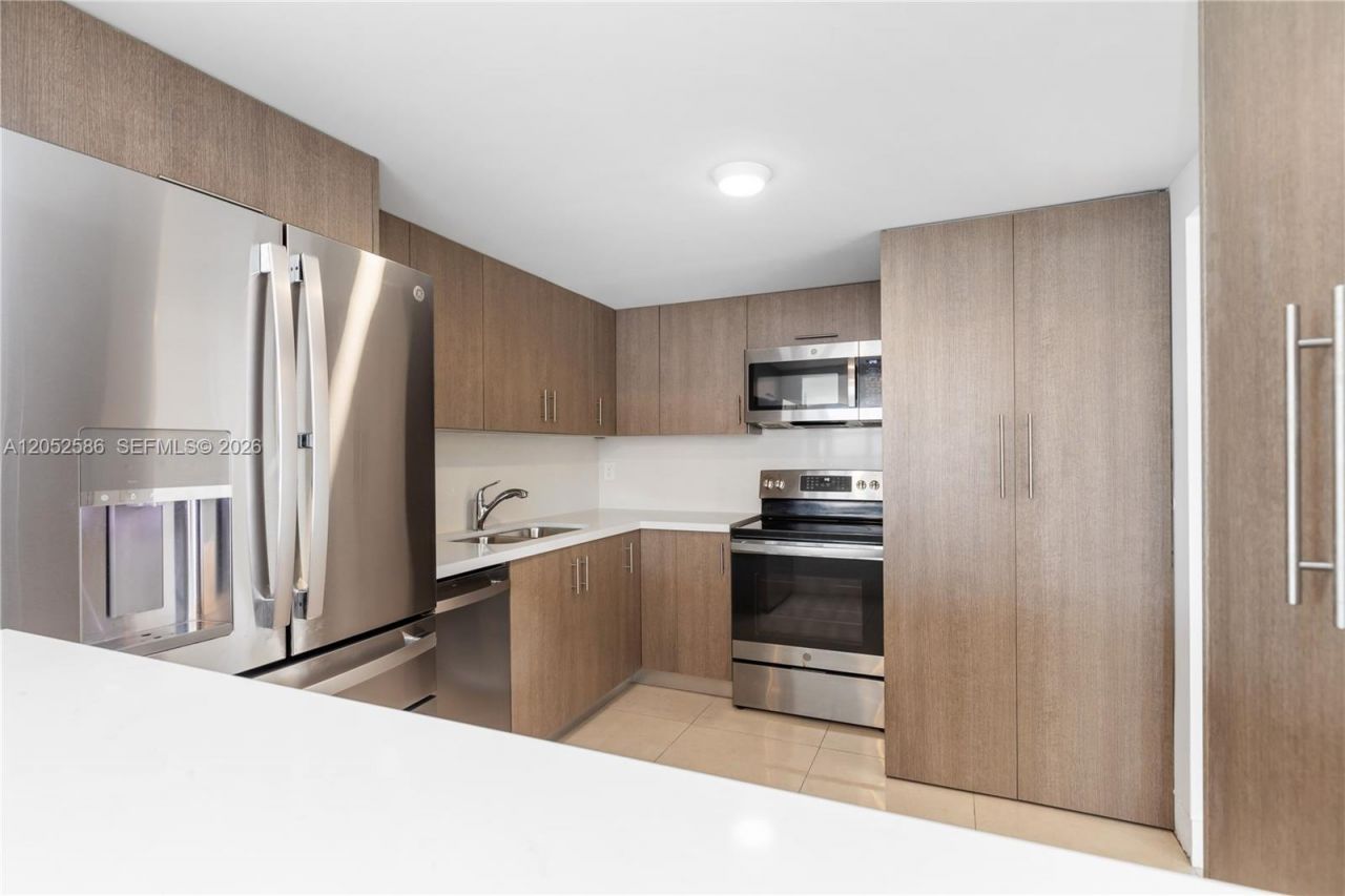 1901 Brickell Ave , Unit B1903, Miami, FL 33129 Photo