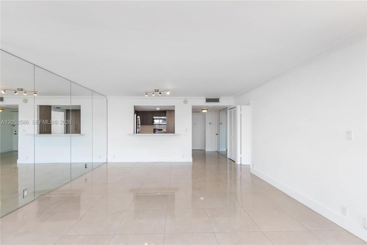 1901 Brickell Ave , Unit B1903, Miami, FL 33129 Photo
