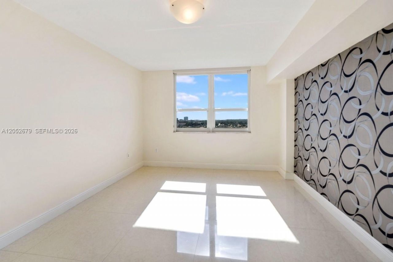 3232 SW 22nd St , Unit 1701, Miami, FL 33145 Photo