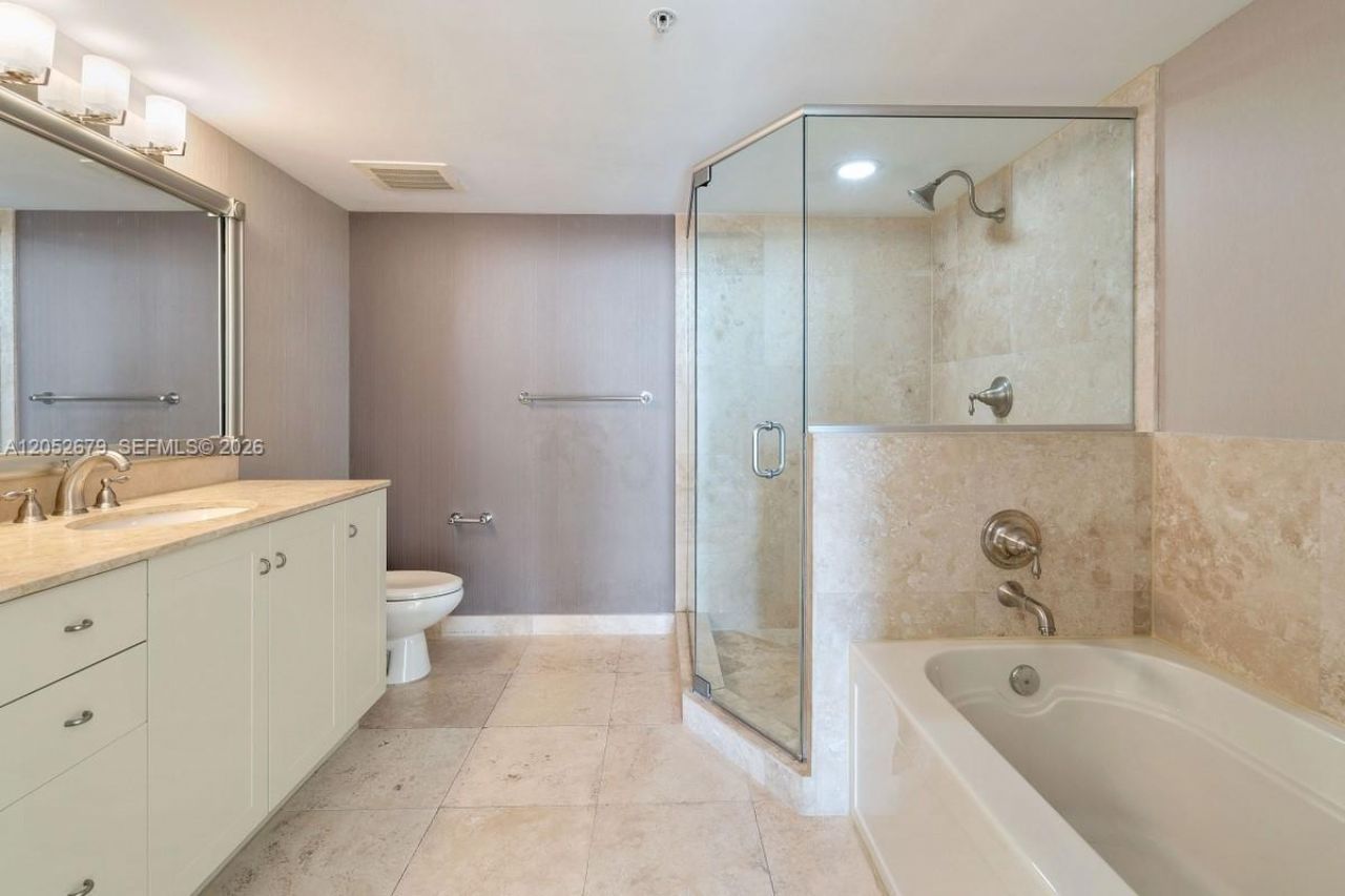 3232 SW 22nd St , Unit 1701, Miami, FL 33145 Photo