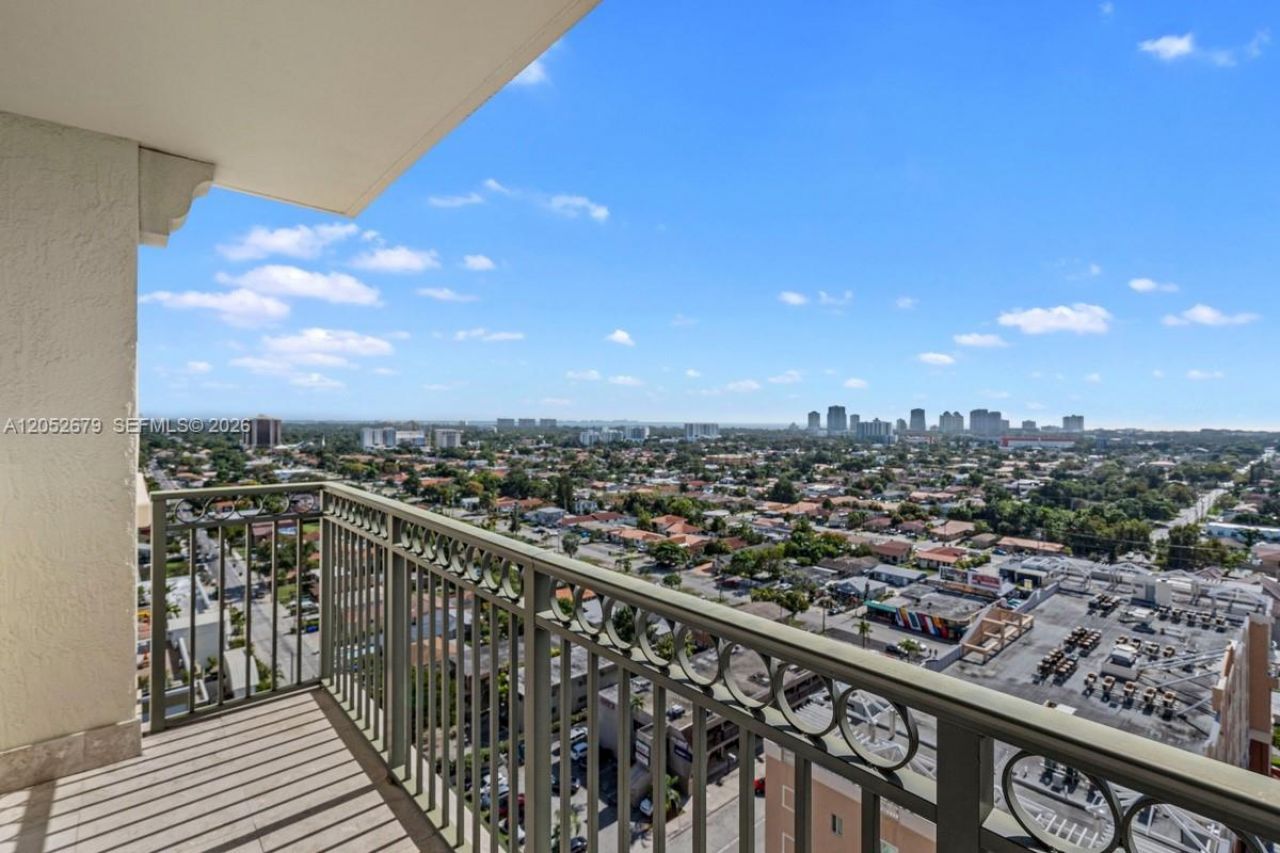 3232 SW 22nd St , Unit 1701, Miami, FL 33145 Photo