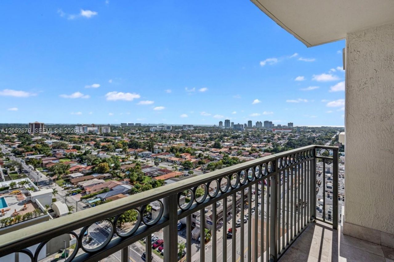 3232 SW 22nd St , Unit 1701, Miami, FL 33145 Photo