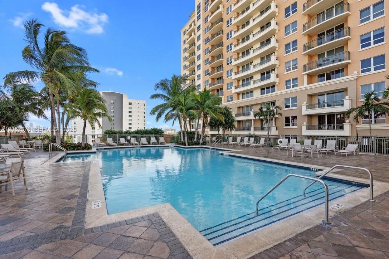 3232 SW 22nd St , Unit 1701, Miami, FL 33145 Photo