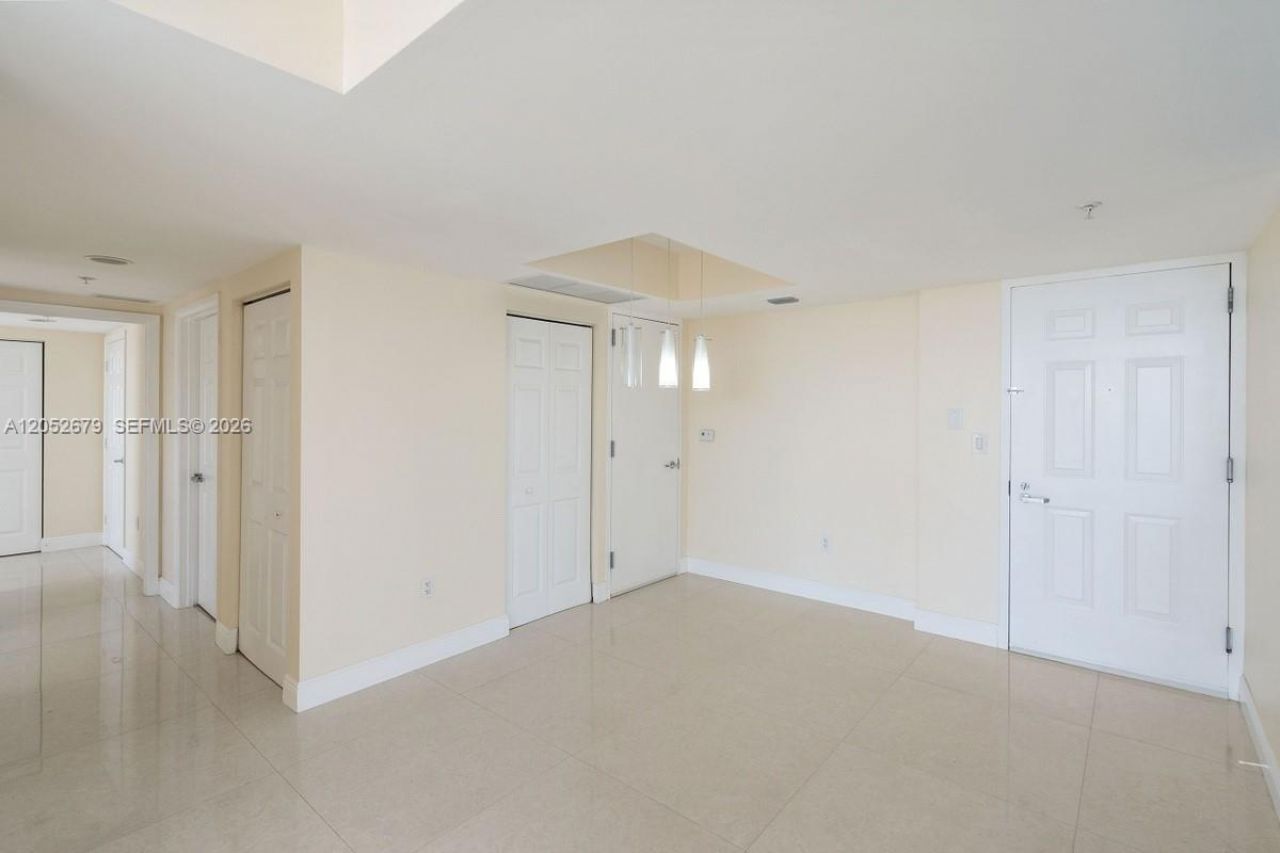 3232 SW 22nd St , Unit 1701, Miami, FL 33145 Photo