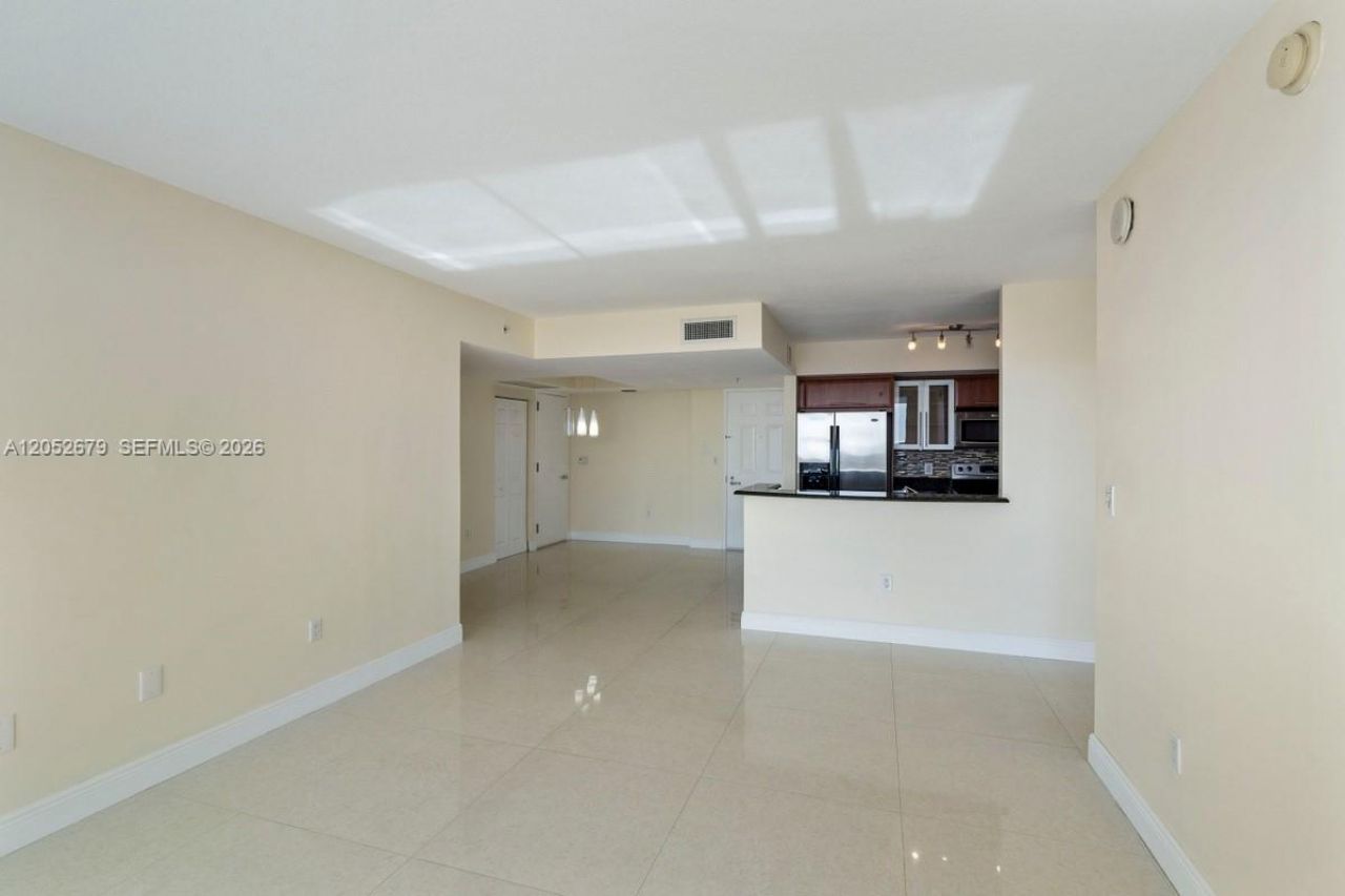3232 SW 22nd St , Unit 1701, Miami, FL 33145 Photo