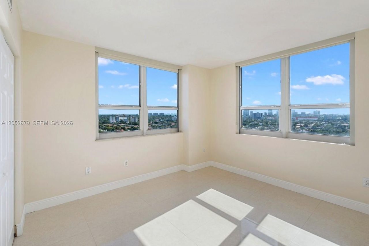 3232 SW 22nd St , Unit 1701, Miami, FL 33145 Photo
