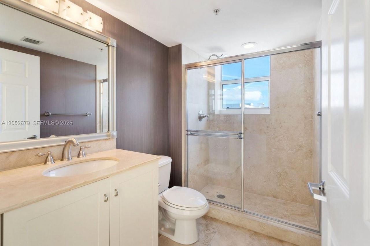 3232 SW 22nd St , Unit 1701, Miami, FL 33145 Photo