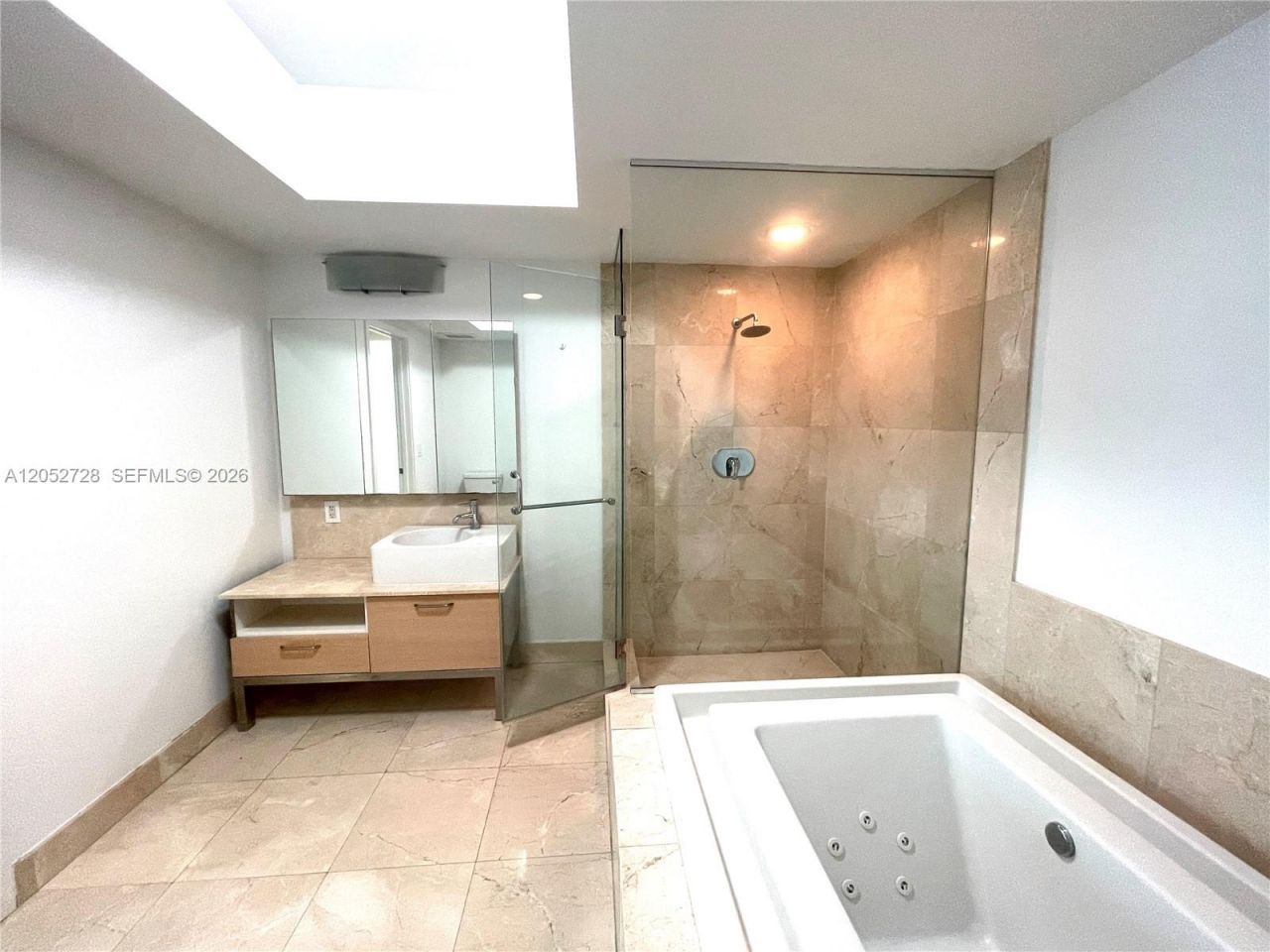 218 SE 14th St , Unit 1004, Miami, FL 33131 Photo