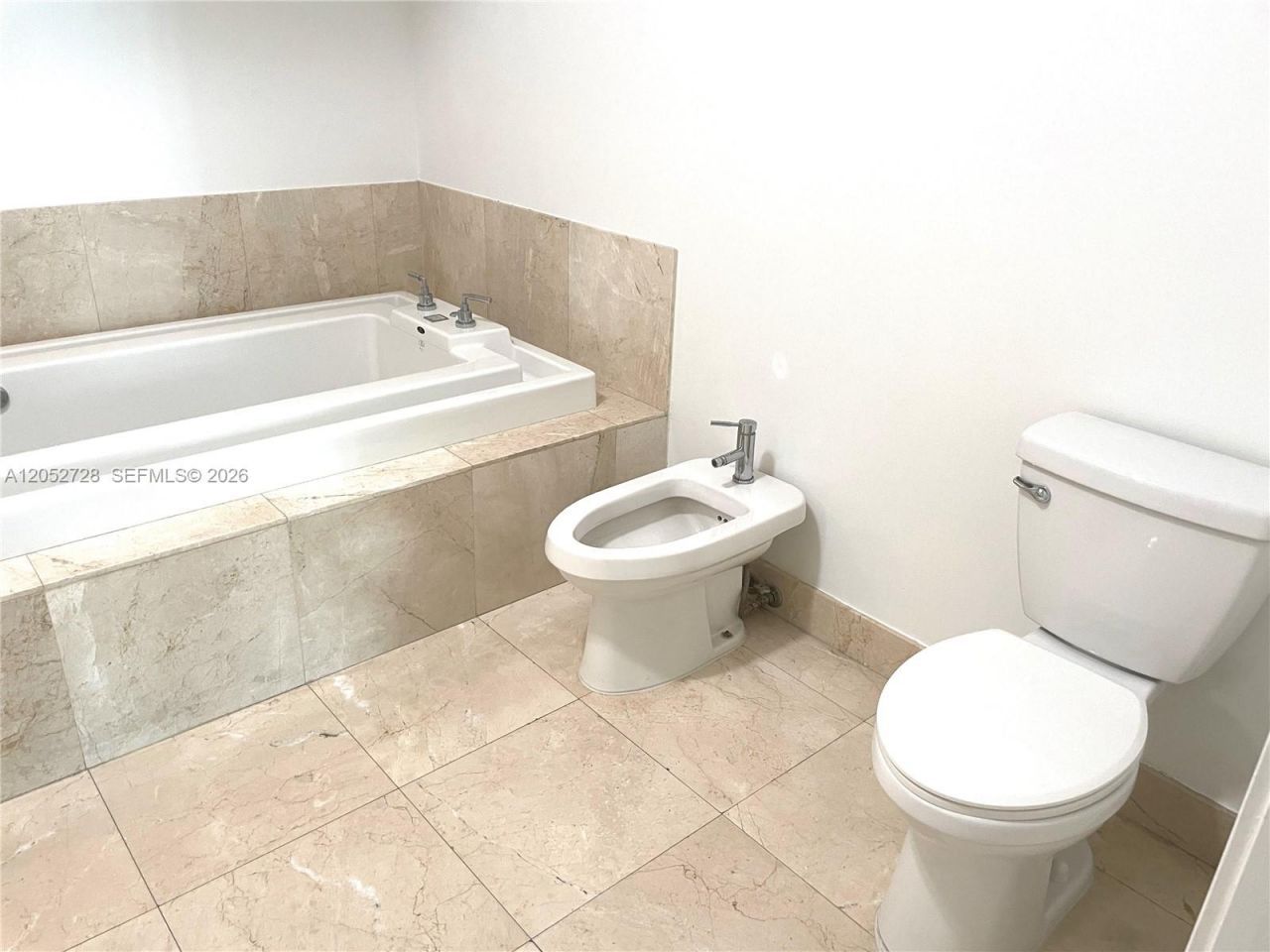 218 SE 14th St , Unit 1004, Miami, FL 33131 Photo