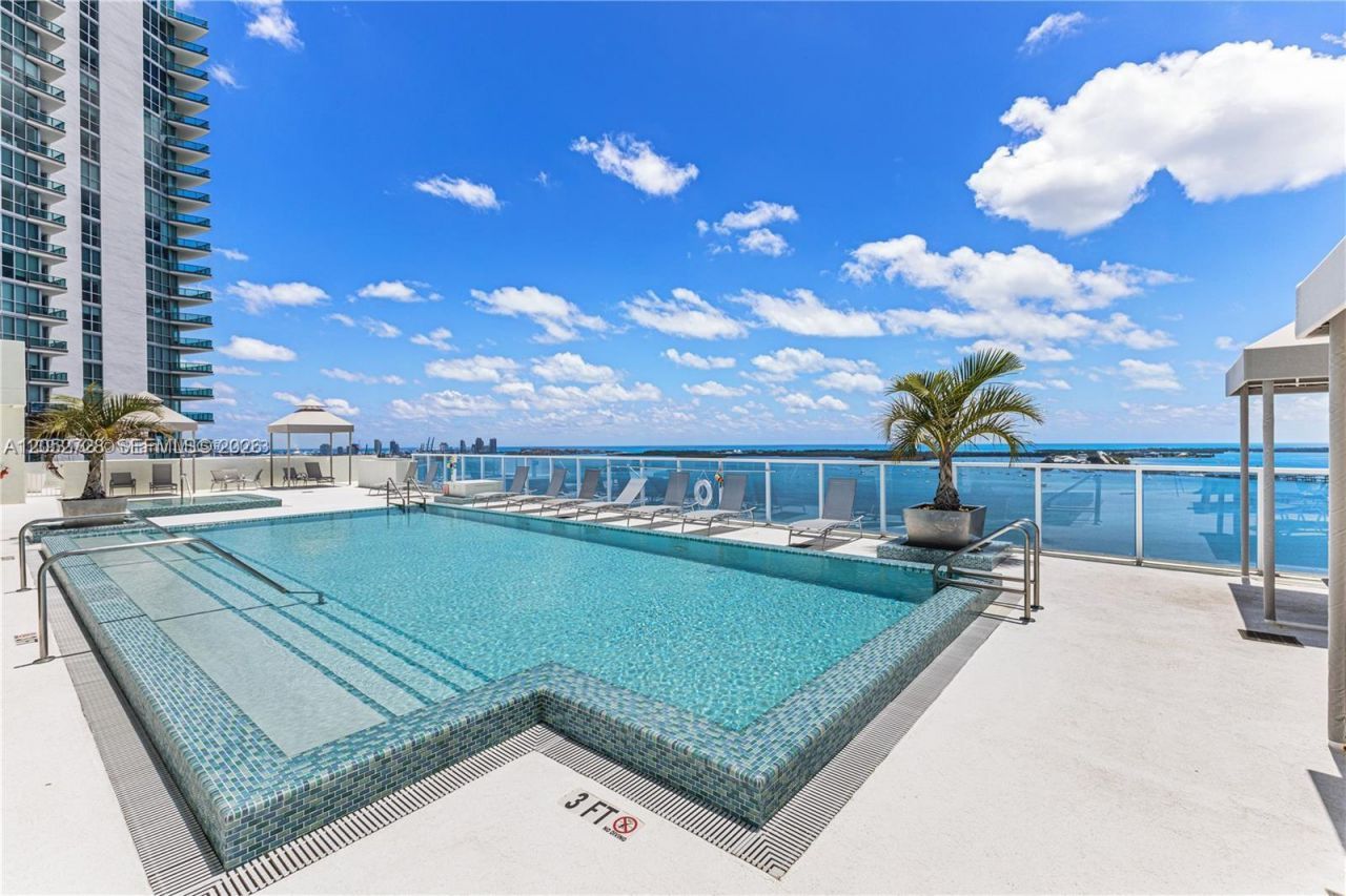 218 SE 14th St , Unit 1004, Miami, FL 33131 Photo