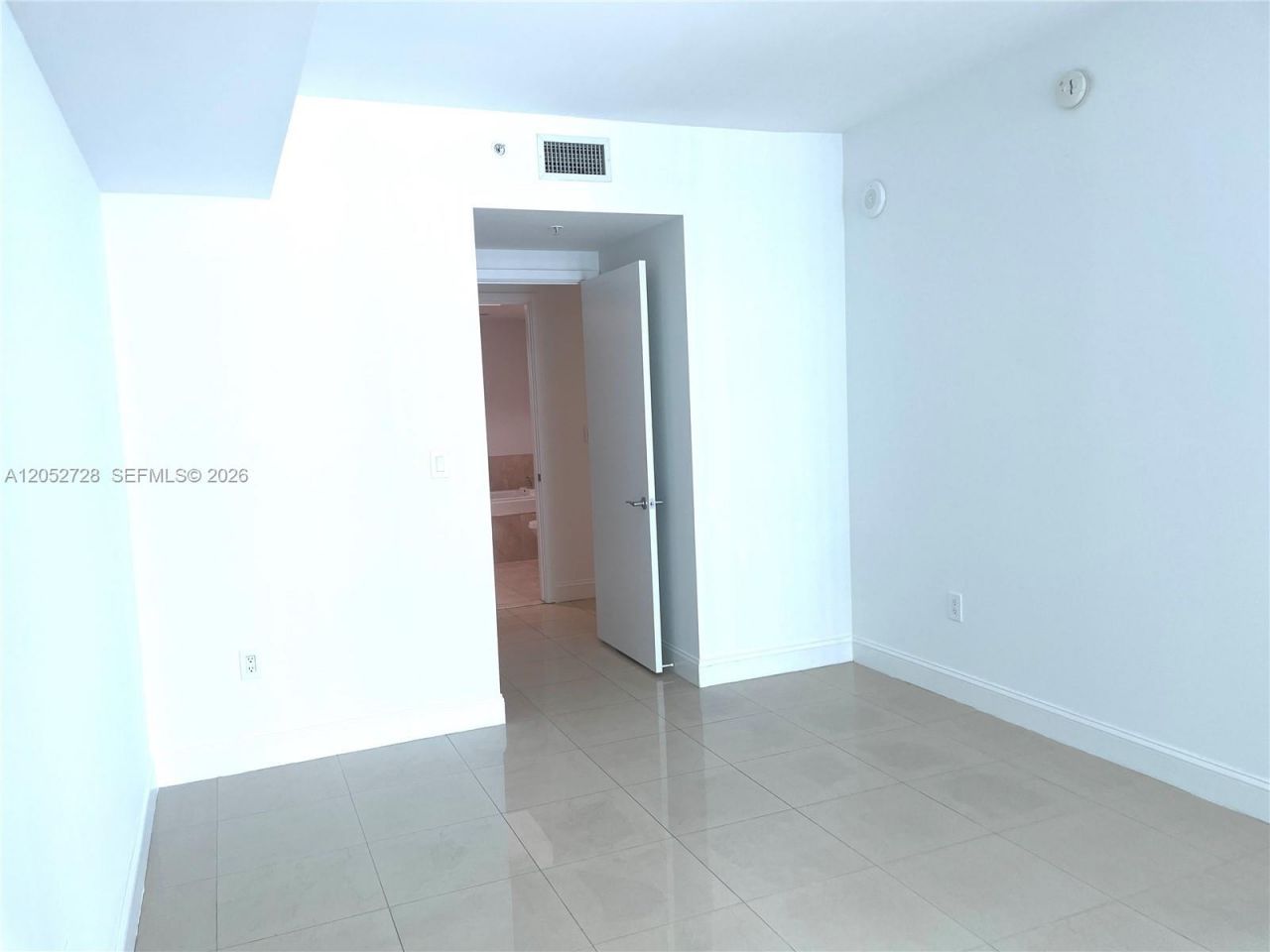 218 SE 14th St , Unit 1004, Miami, FL 33131 Photo