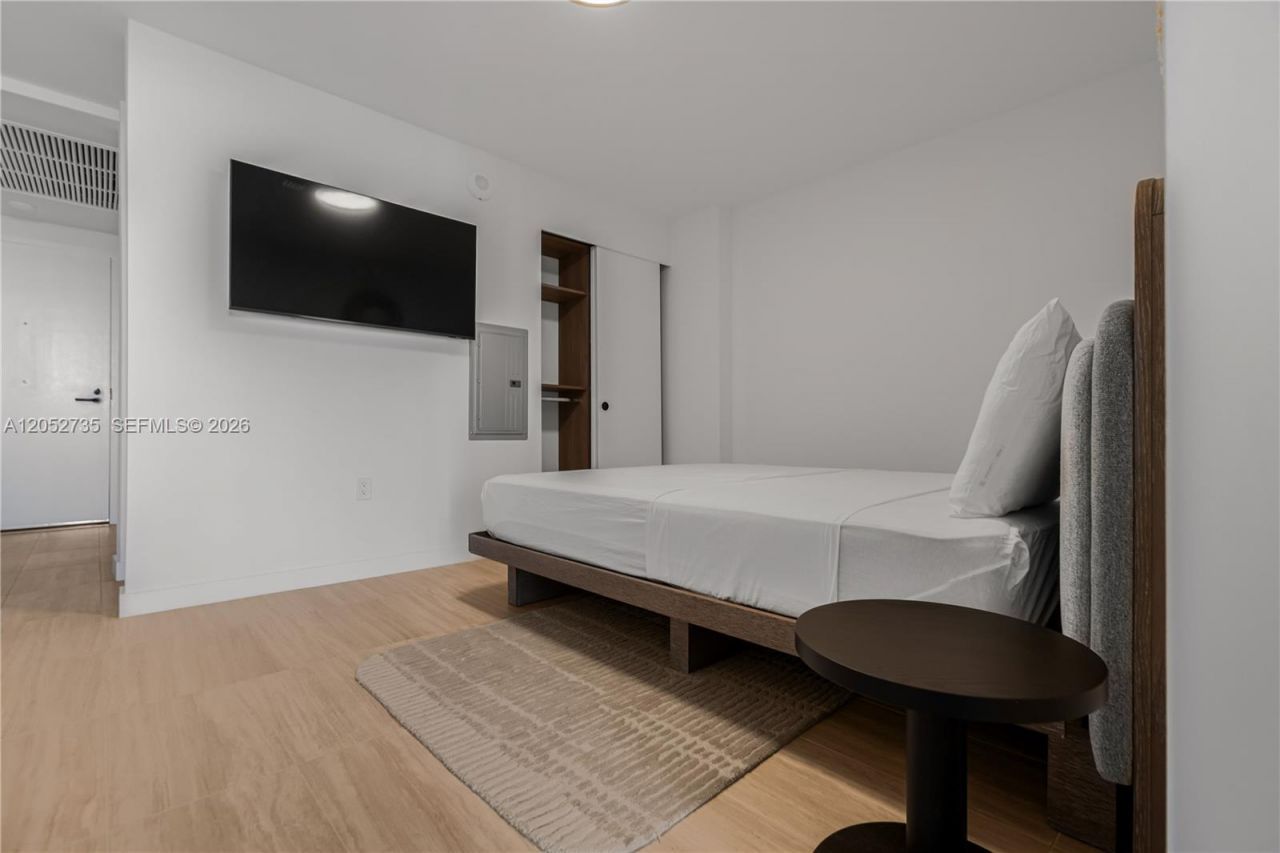 580 72nd St , Unit 1005, Miami Beach, FL 33141 Photo