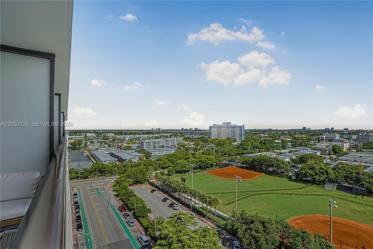 580 72nd St , Unit 1005, Miami Beach, FL 33141 Photo
