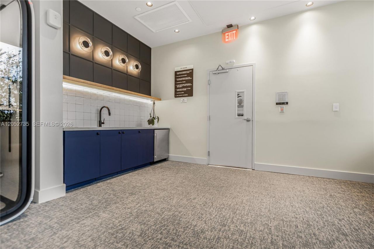 580 72nd St , Unit 1005, Miami Beach, FL 33141 Photo