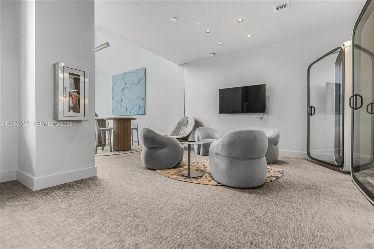 580 72nd St , Unit 1005, Miami Beach, FL 33141 Photo