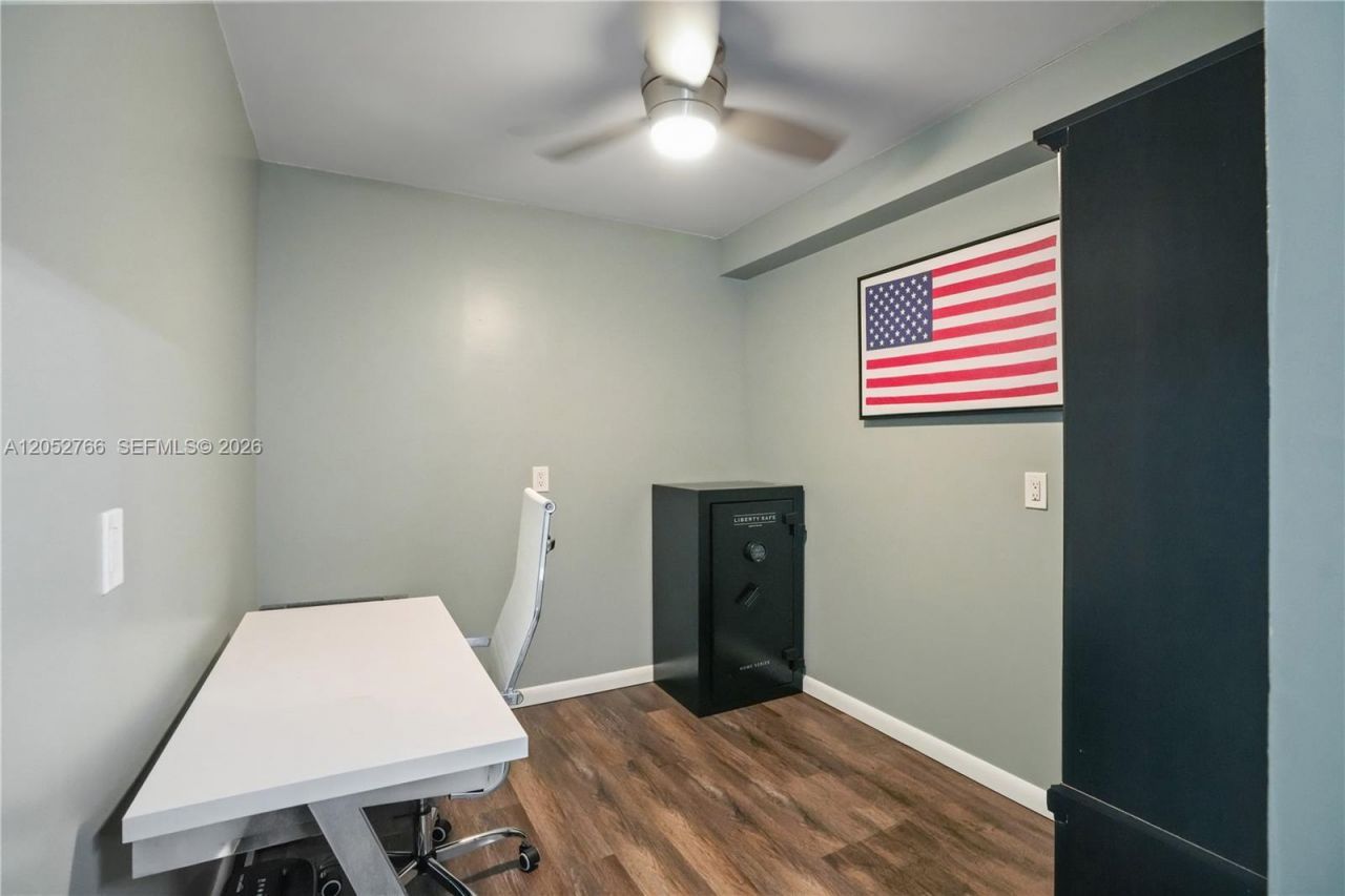 3516 Whitehall Dr, Unit 301, West Palm Beach, FL 33401 Photo