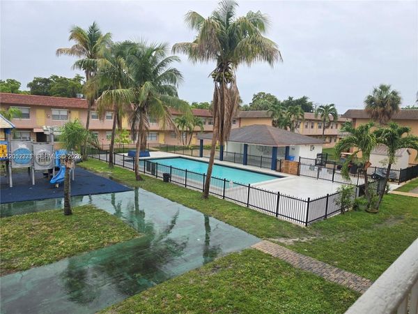 101 NE 41st St , Unit B35, Oakland Park, FL 33334