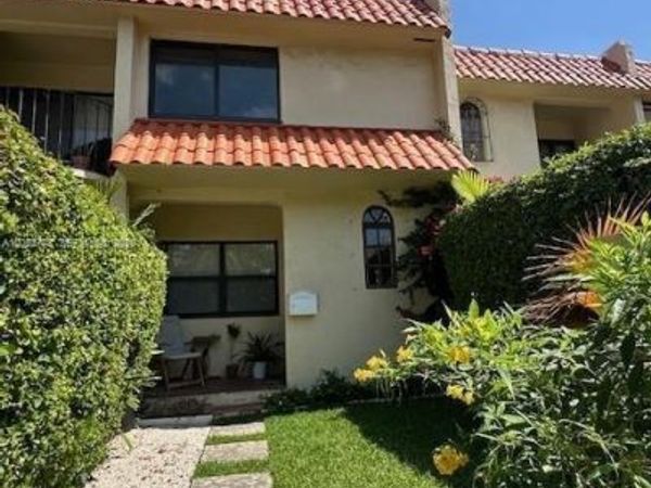 1507 NE 105th St , Miami Shores, FL 33138