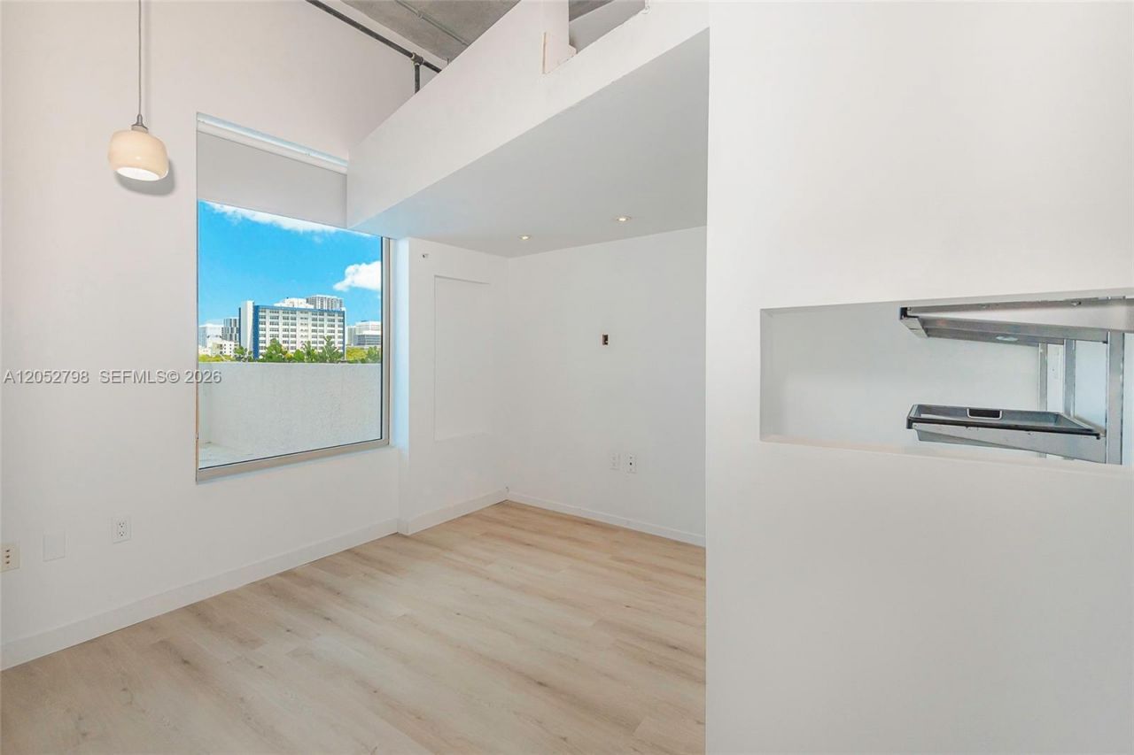10 SW South River Dr , Unit 607, Miami, FL 33130 Photo