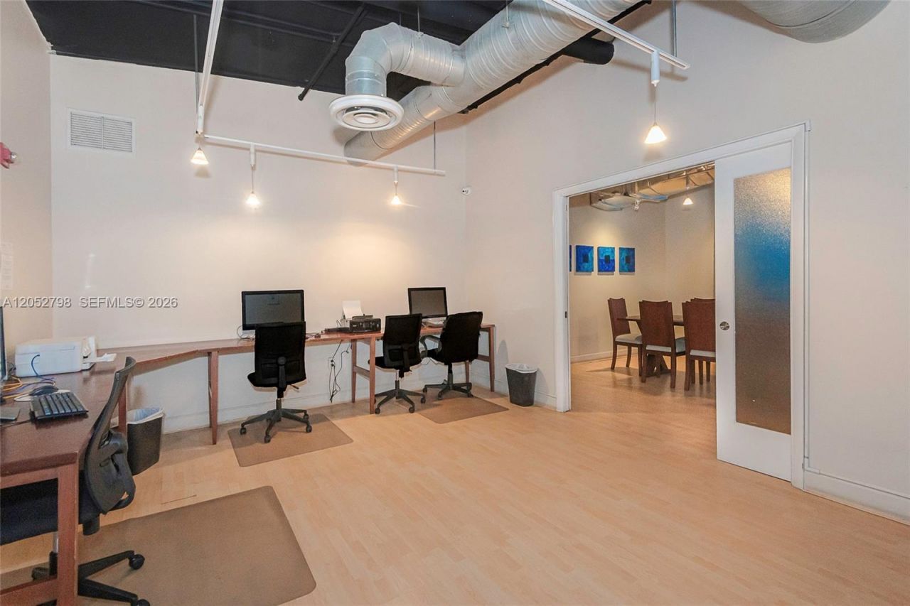 10 SW South River Dr , Unit 607, Miami, FL 33130 Photo