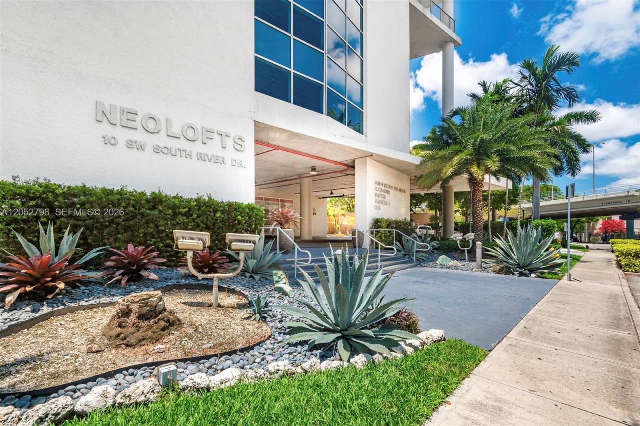 10 SW South River Dr , Unit 607, Miami, FL 33130 Photo