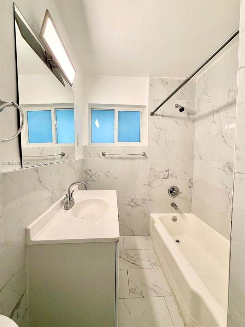 929 SW 12th Ave , Miami, FL 33130 Photo