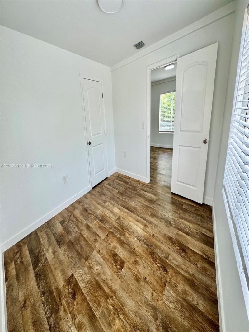 929 SW 12th Ave , Miami, FL 33130 Photo